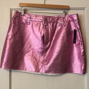 Women’s metallic pink denim skirt size 18 NWT